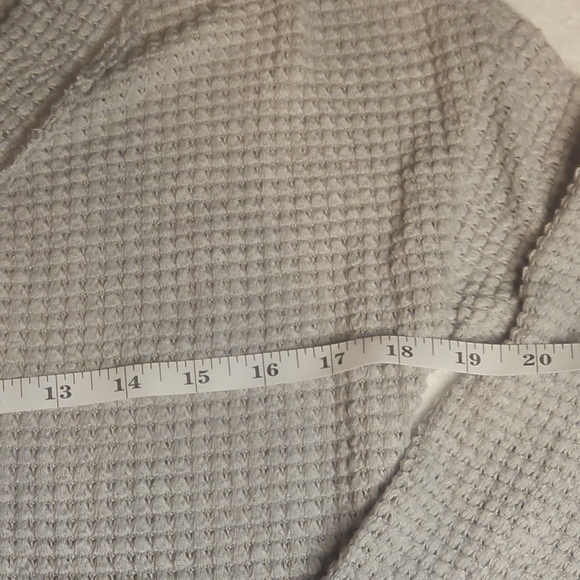 Gray Waffle Knit Babydoll V-Neck Long Sleeve Top | Cozy Casual - Picture 4 of 4